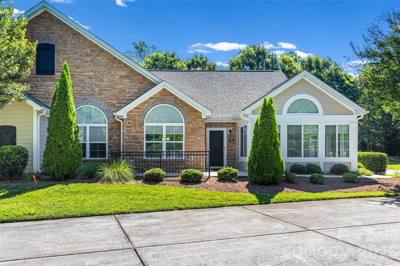 274 Lone Oak Circle - Photo 1