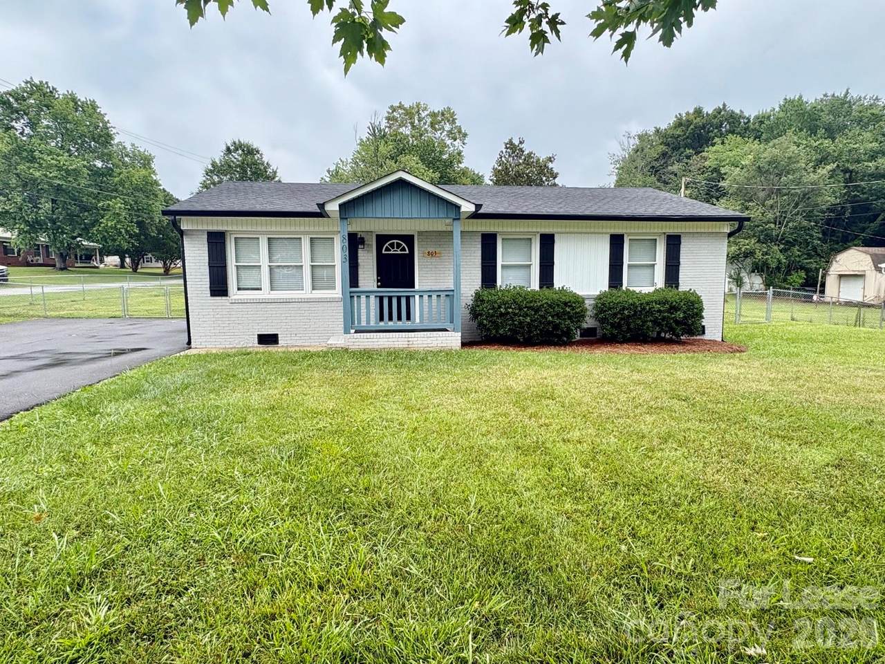 803 Robinson Road - Photo 1