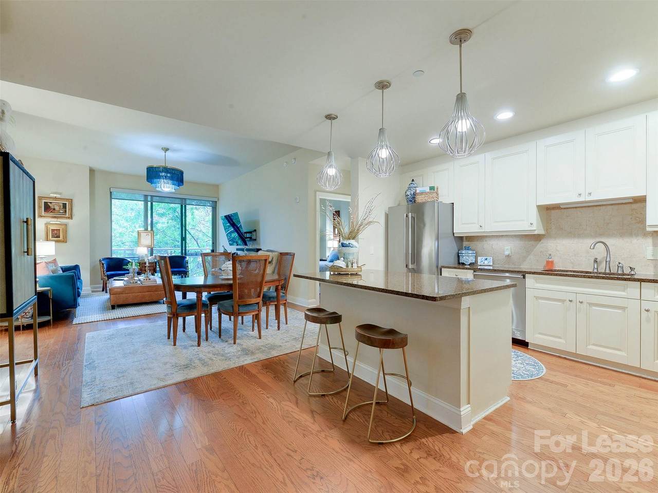 701 Royal Court - Photo 1