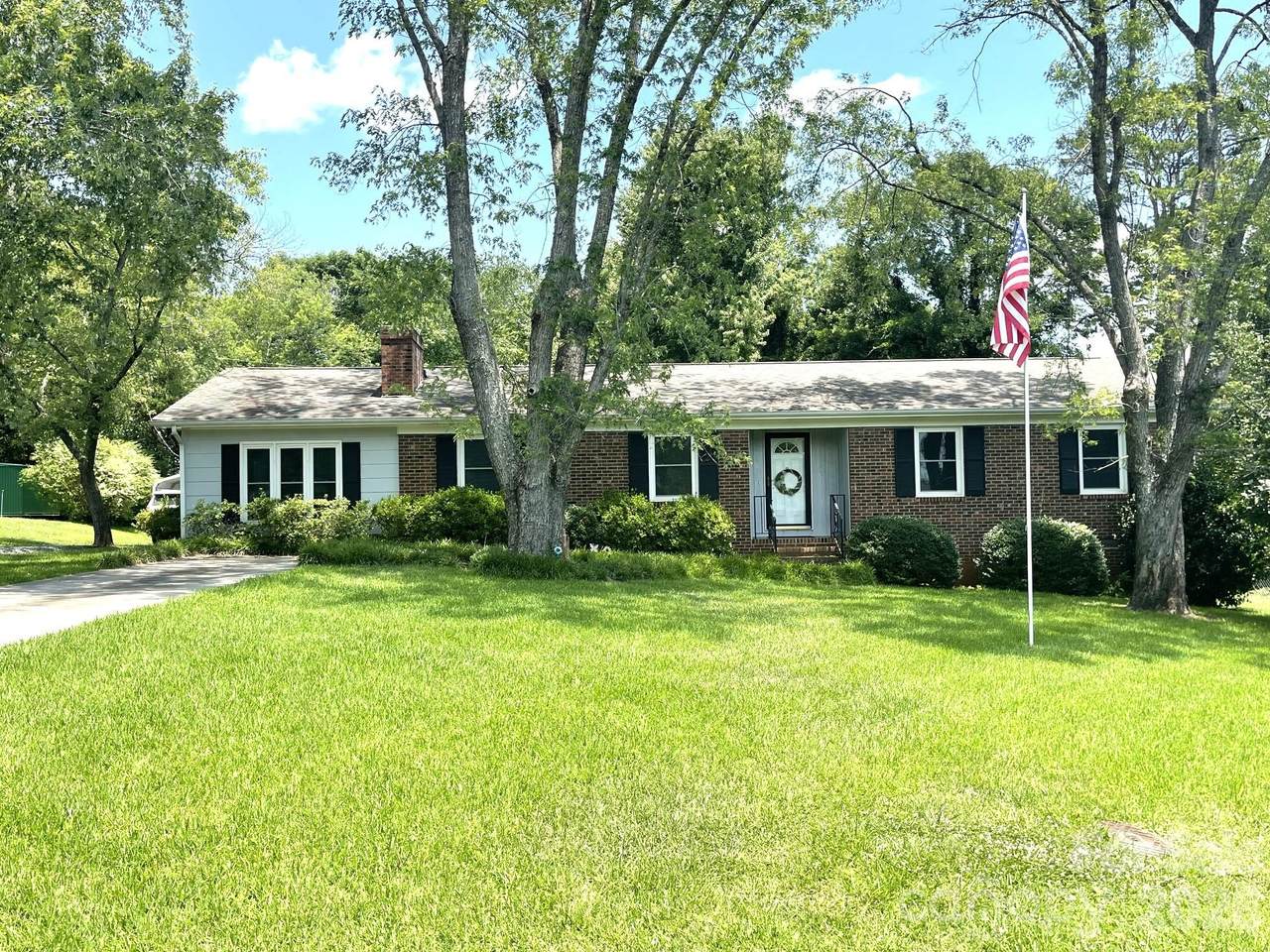 130 Ridgeland Drive - Photo 1