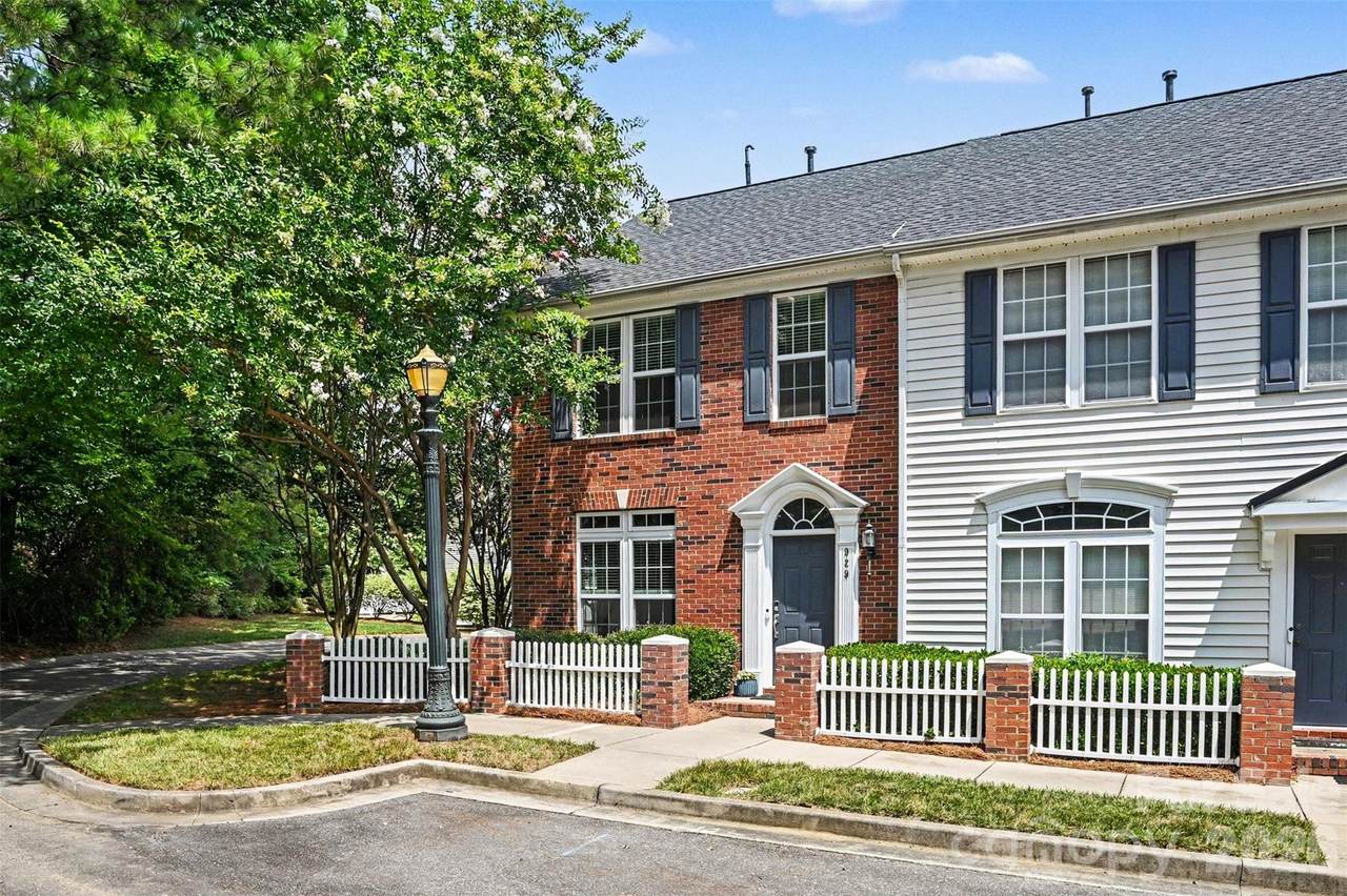 929 Coolsprings Lane - Photo 1