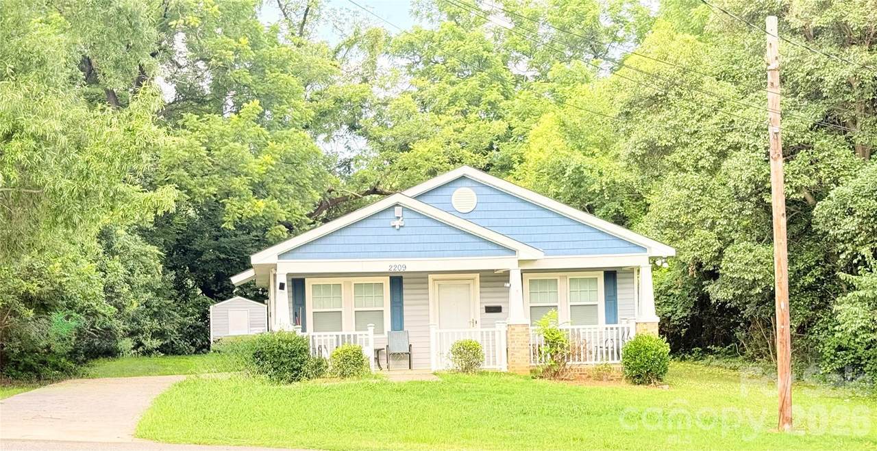2209 Julia Avenue - Photo 1