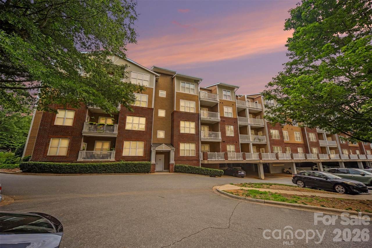1000 Woodlawn Road - Photo 1