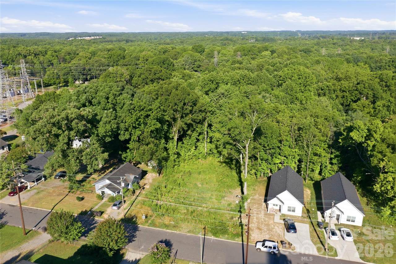 1318 7th Street - Photo 1