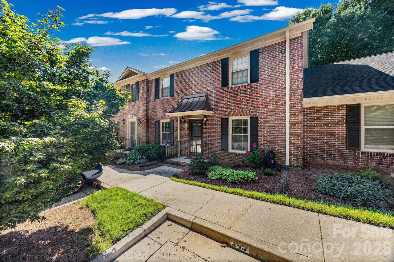245 Pointe Circle - Photo 1