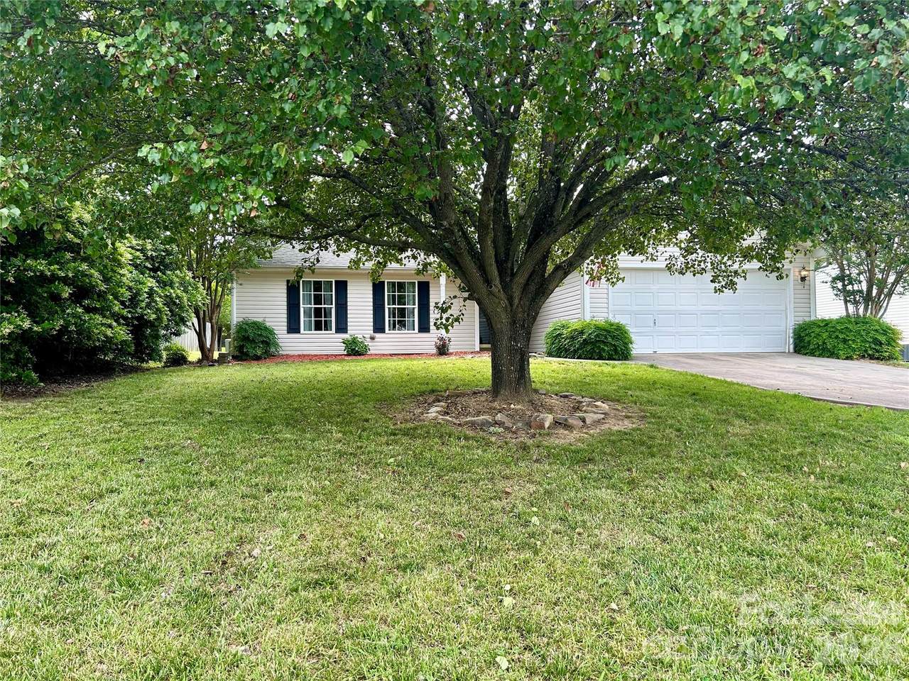 3005 Brekonridge Centre Drive - Photo 1