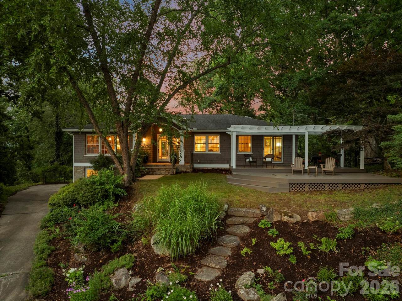 528 Griffing Boulevard - Photo 1