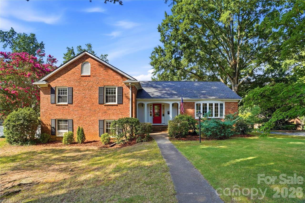 3900 Blowing Rock Way - Photo 1