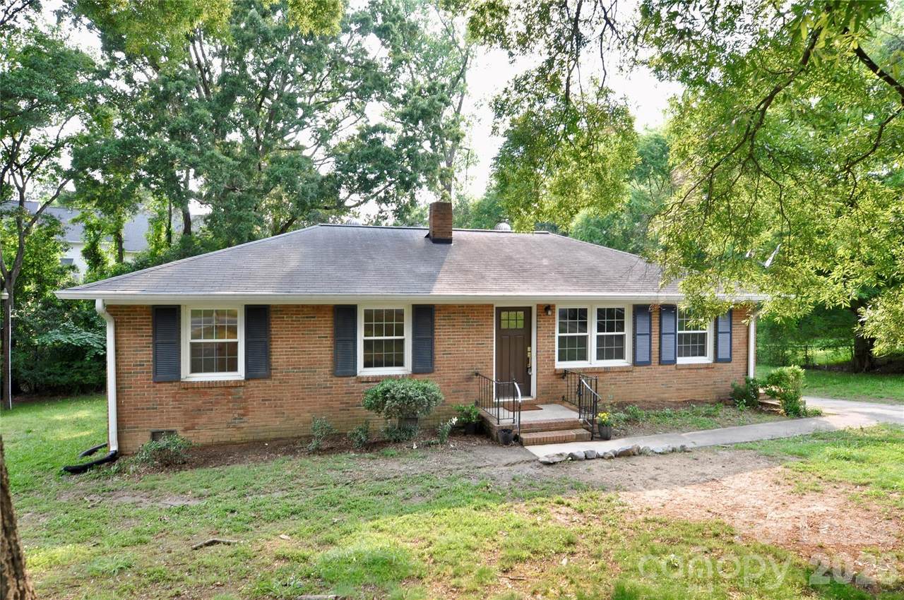 118 Kenmore Drive - Photo 1
