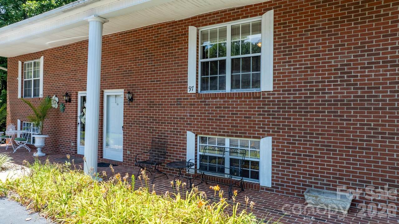 75 Laurelwood Drive - Photo 1