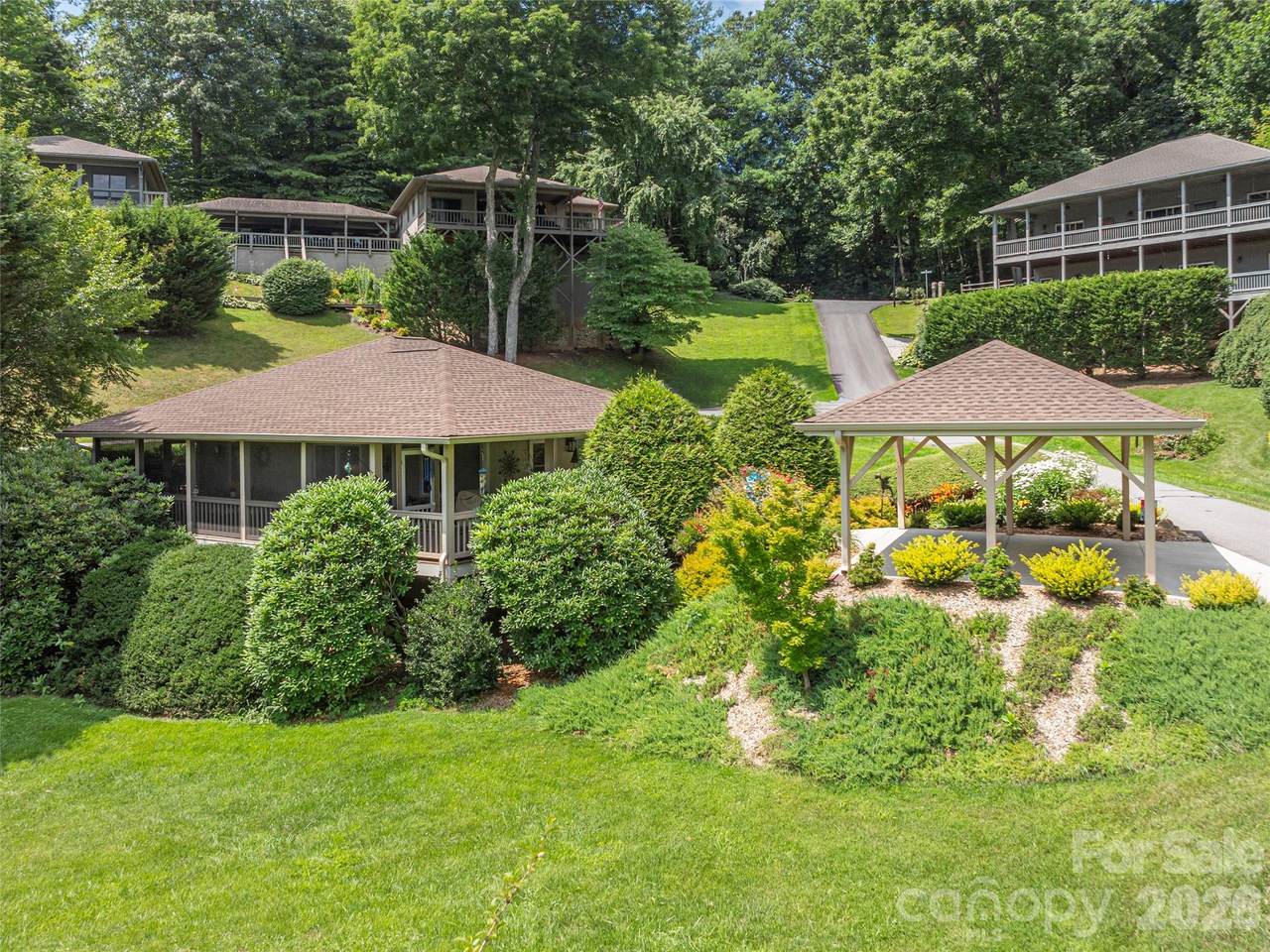 323 Hawks Crest Drive - Photo 1