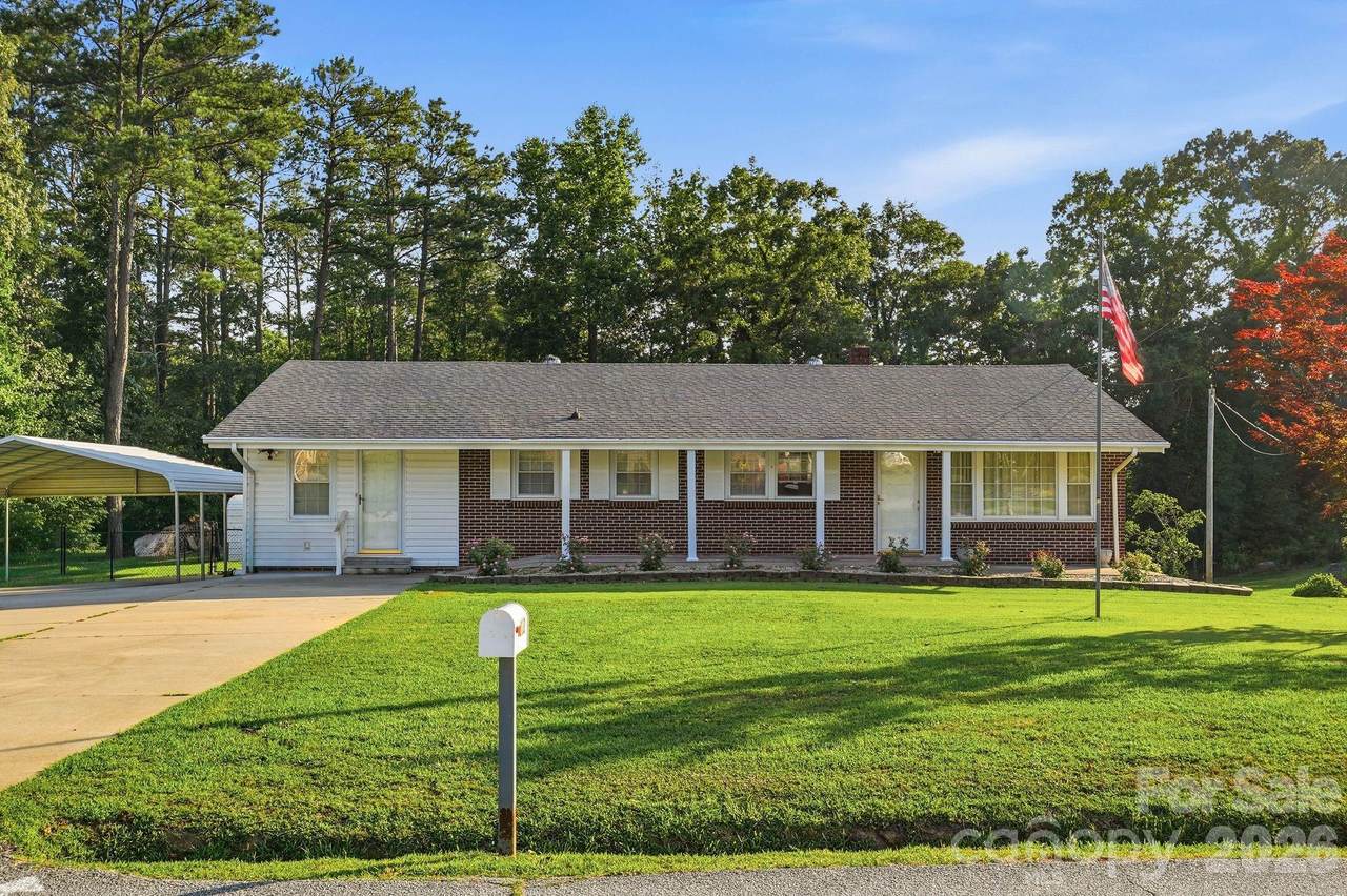 112 Brookside Drive - Photo 1