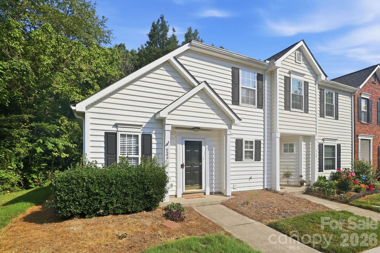 932 Heritage Parkway - Photo 1