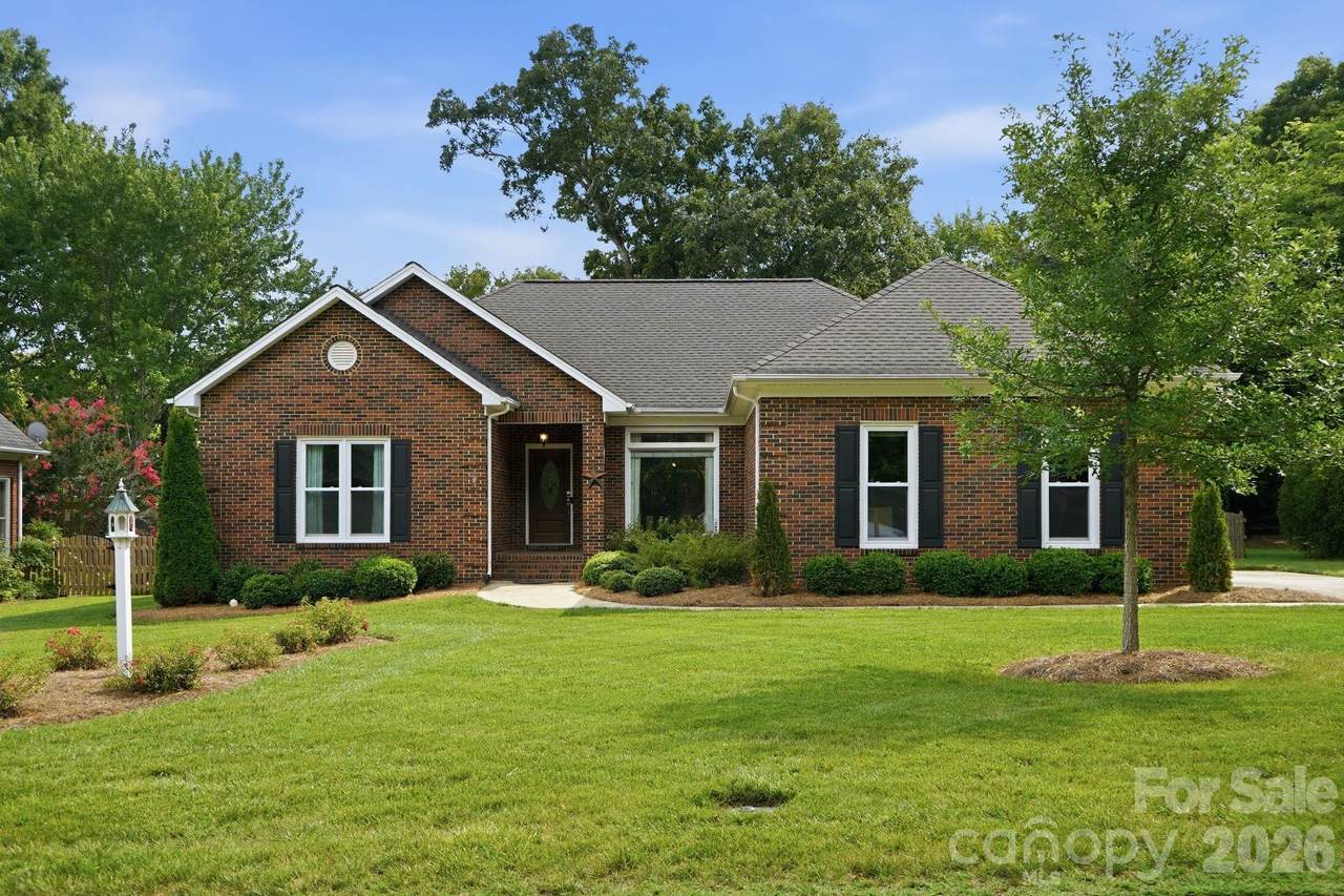 1423 Porch Swing Lane - Photo 1