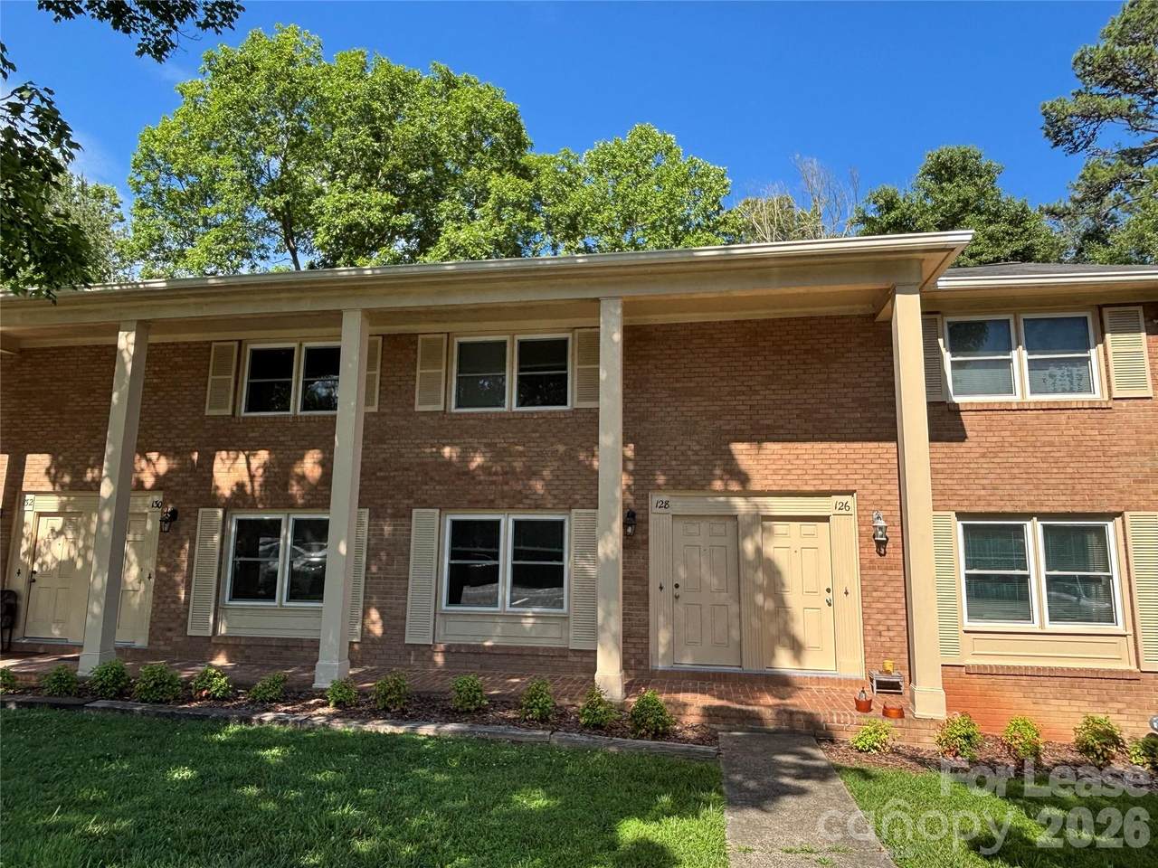128 Hillcrest Drive - Photo 1
