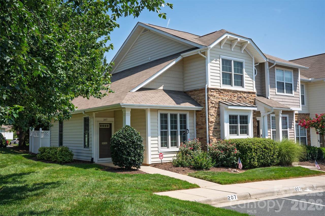 207 Dawn Mist Lane - Photo 1