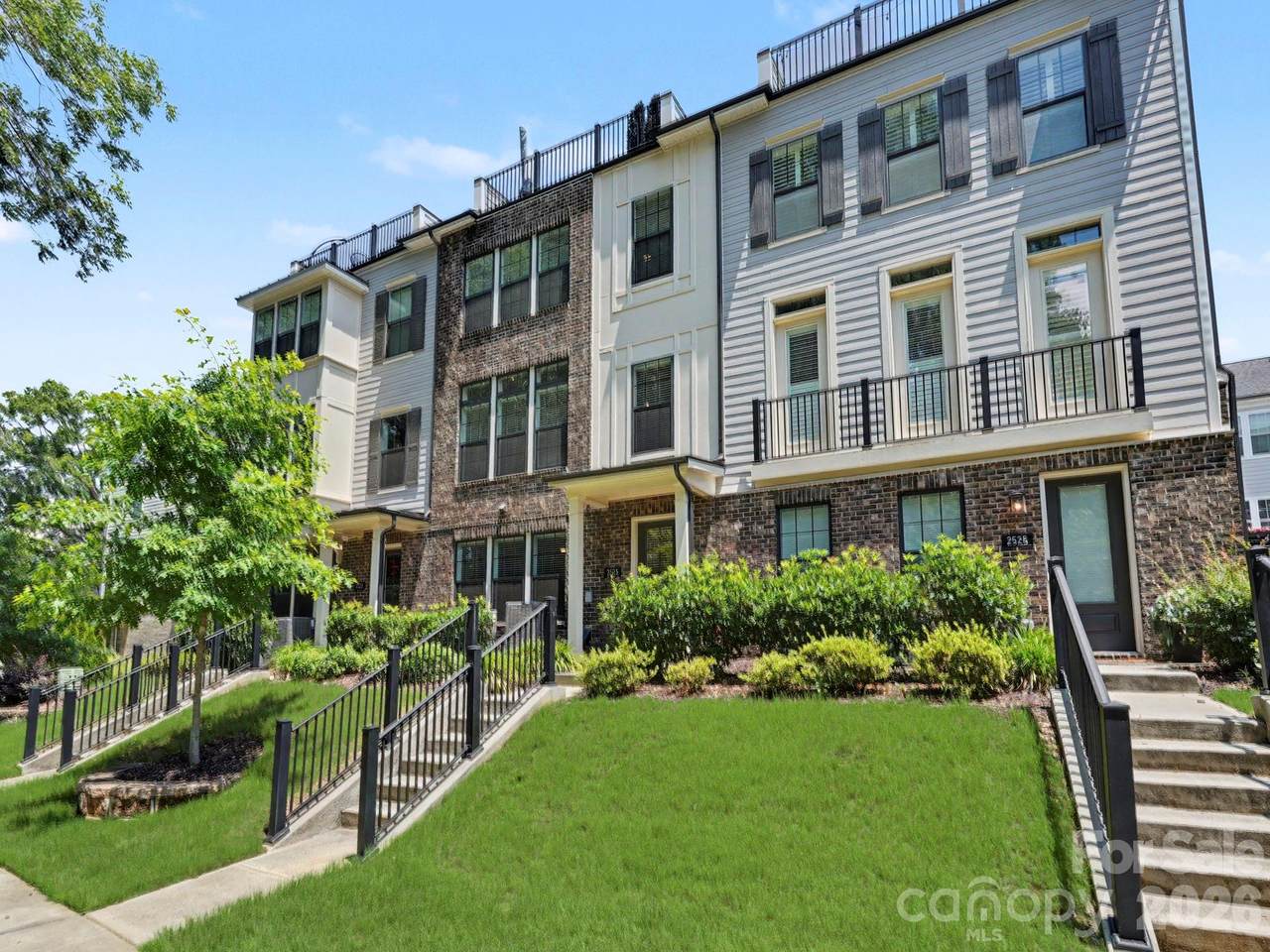 2523 Deacon Avenue - Photo 1