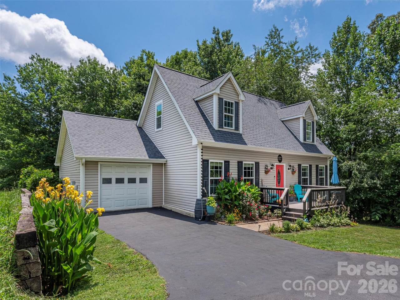 527 East Street - Photo 1