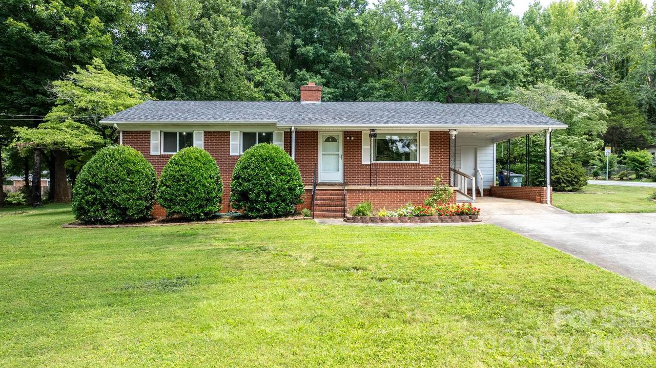 704 4th Street - Photo 1