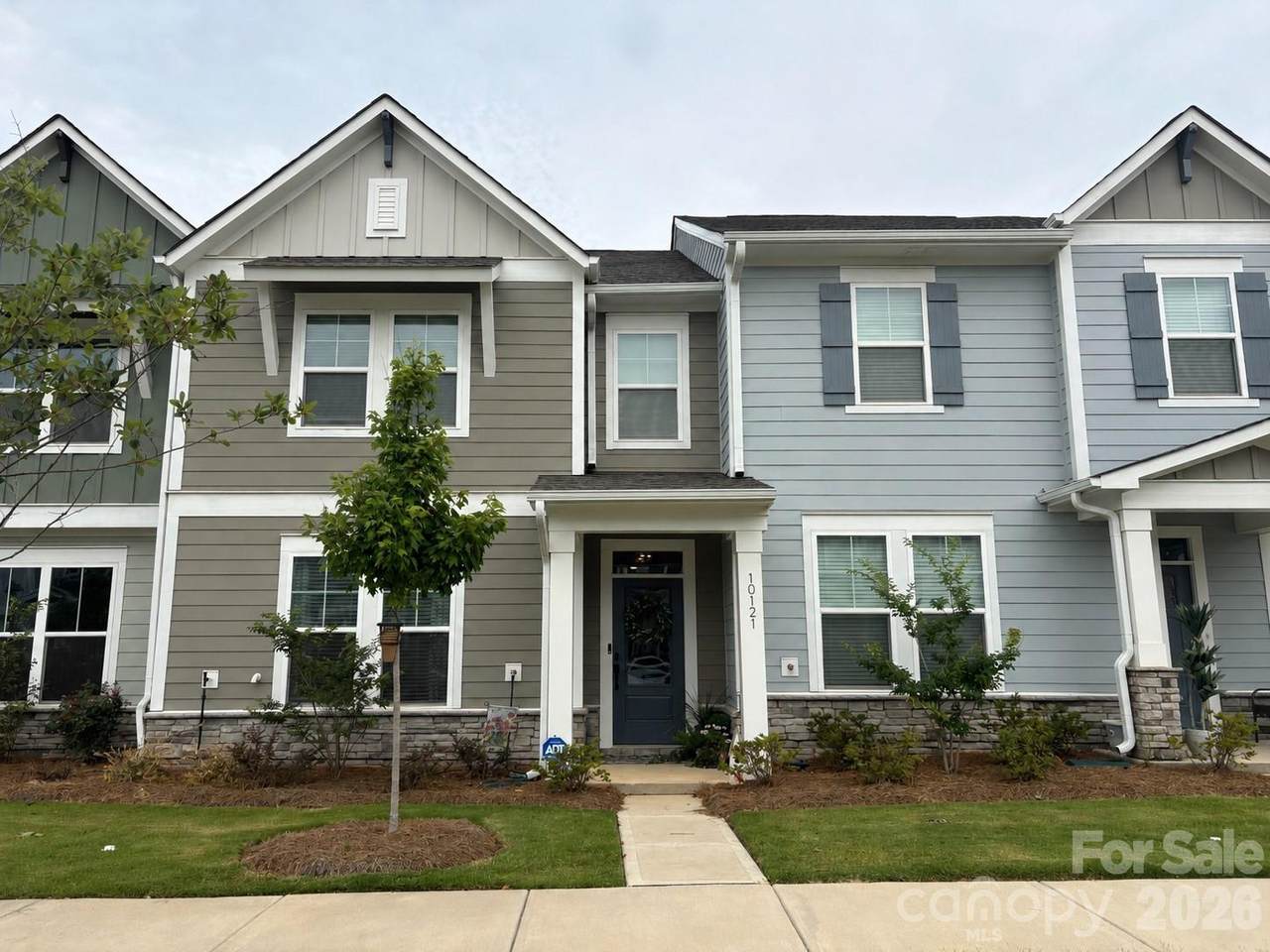 10121 Mamillion Drive - Photo 1