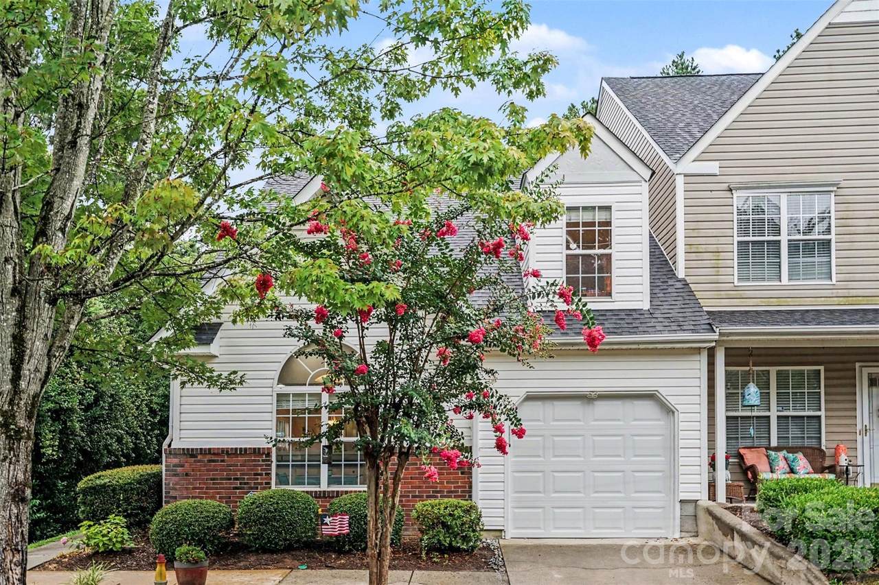 927 Sparrows Nest Lane - Photo 1