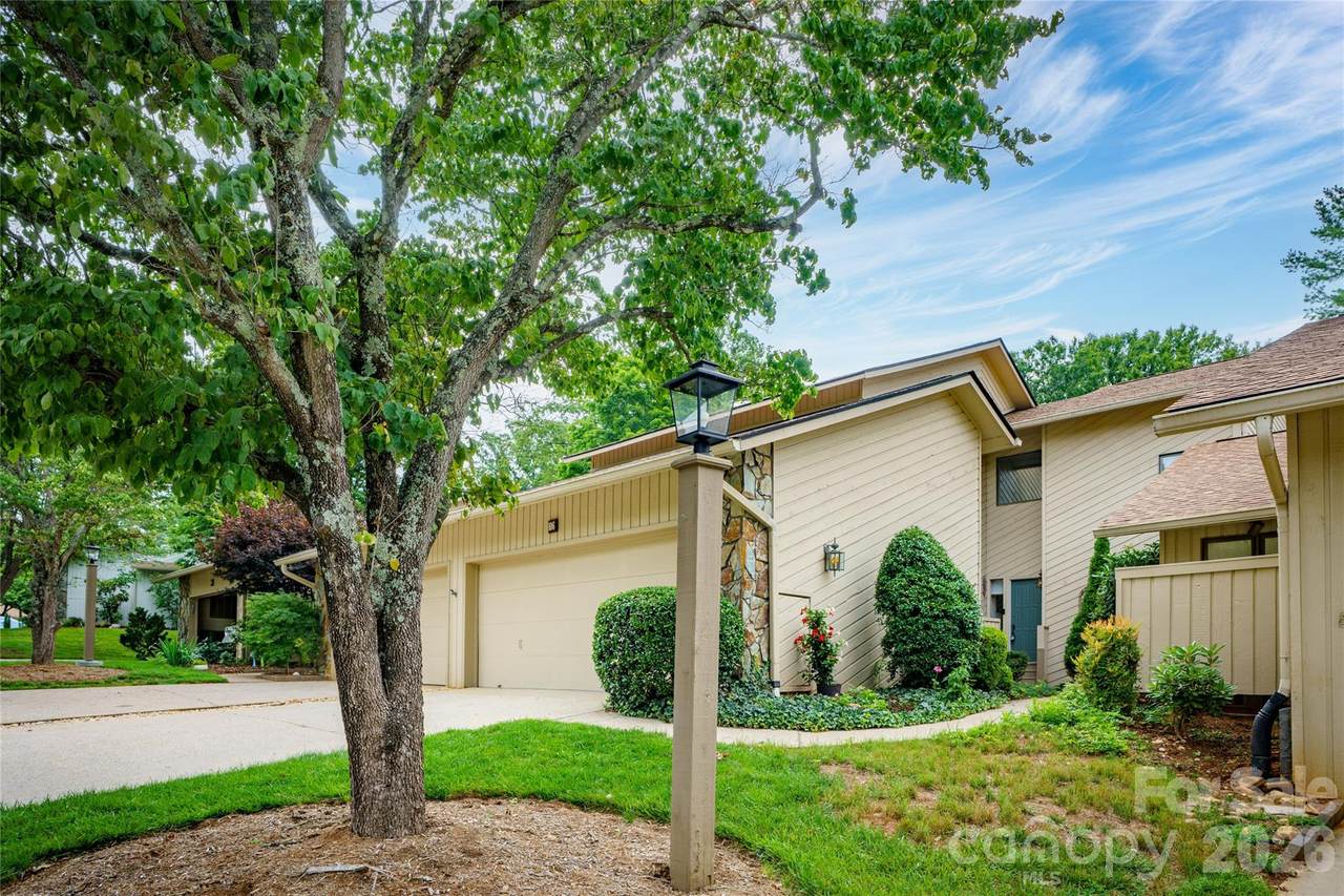 106 Deerlake Drive - Photo 1