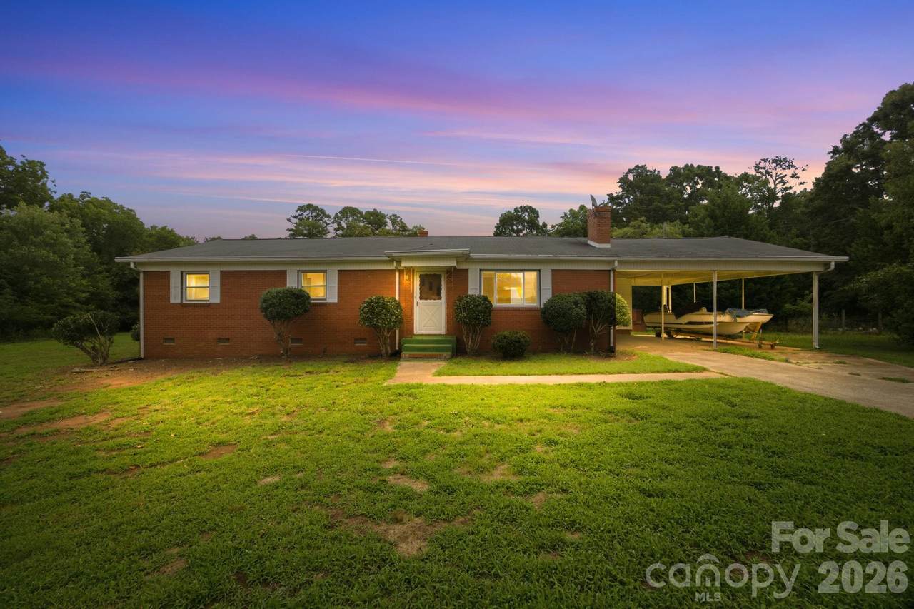 144 Rockwell Loop - Photo 1