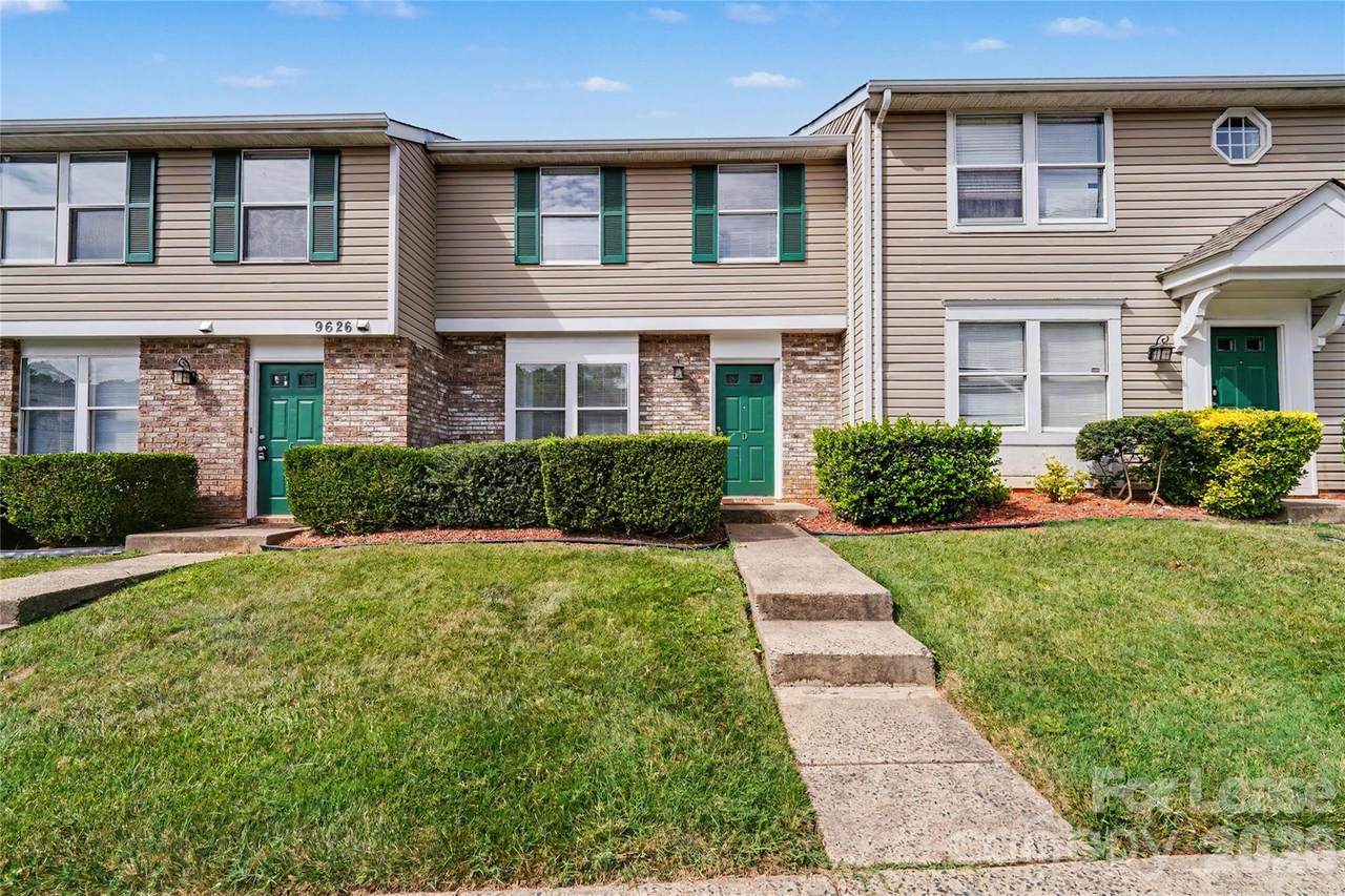 9626 Vinca Circle - Photo 1