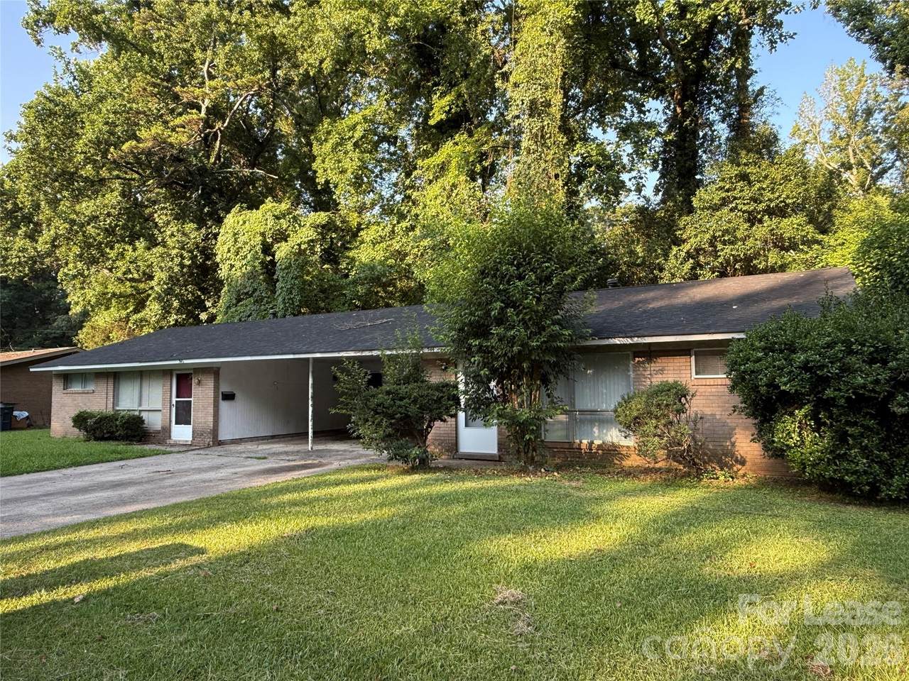 544 Blendwood Drive - Photo 1