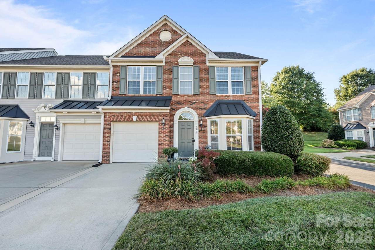 608 Bayou Circle - Photo 1