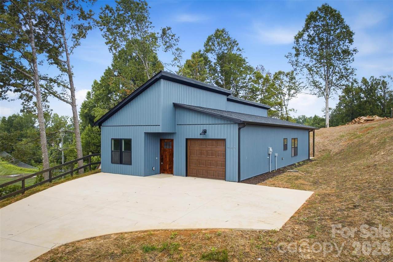 909 Overlook Drive - Photo 1