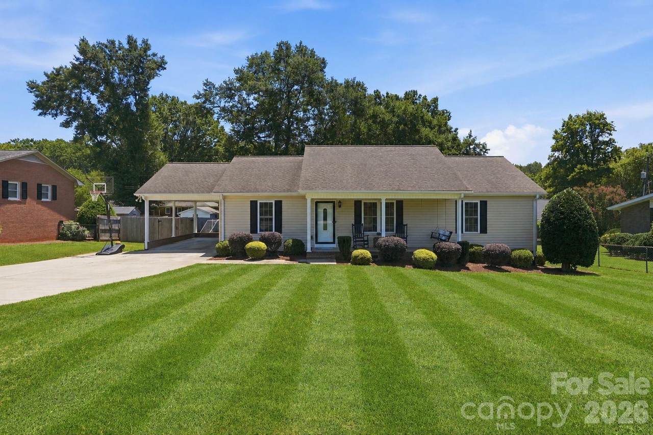 107 Wendover Drive - Photo 1