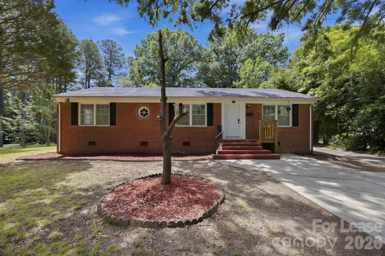 631 Townsend Avenue - Photo 1