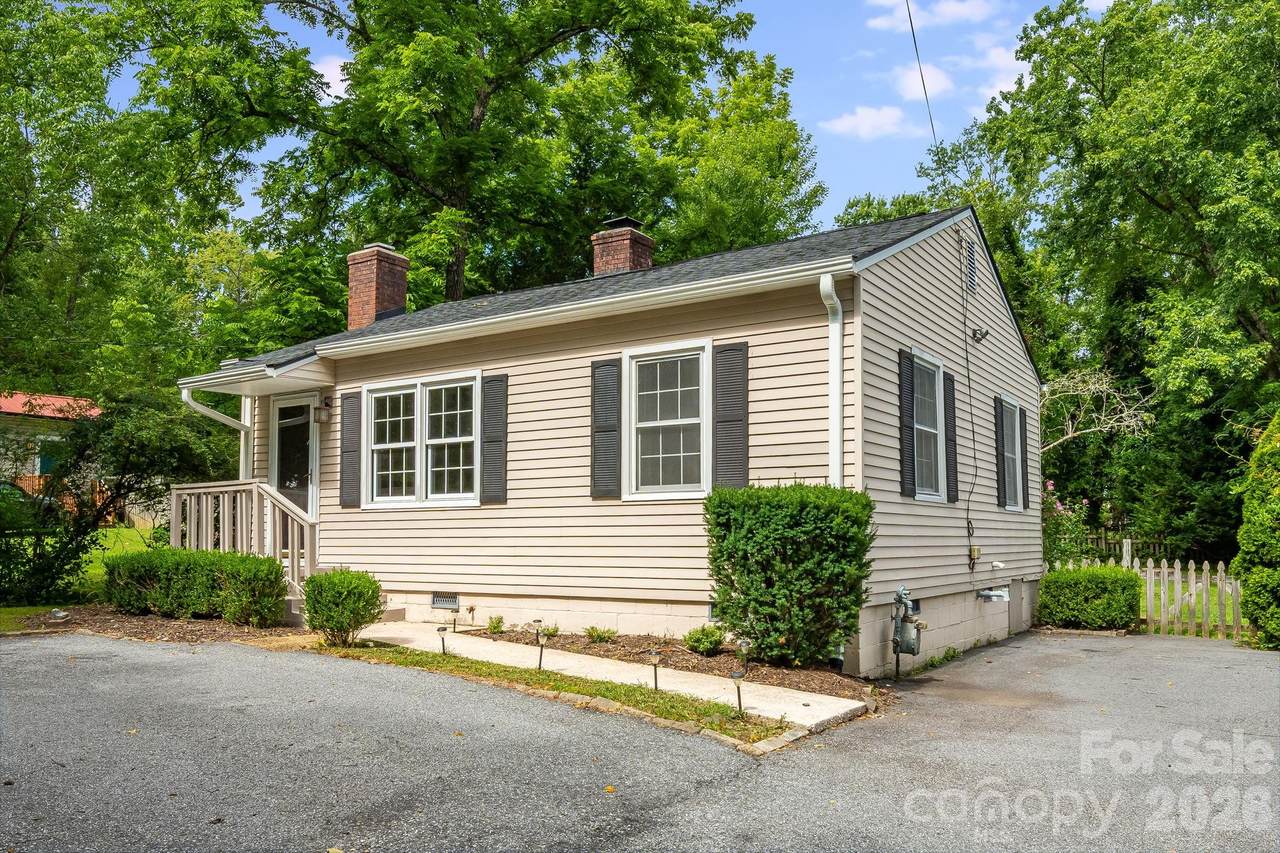 839 Kanuga Road - Photo 1