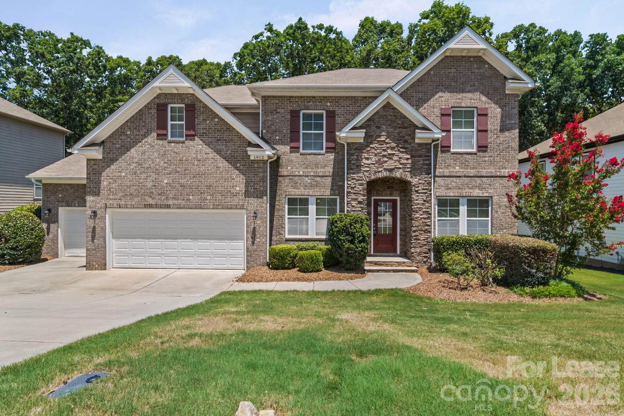 1912 Madeira Circle - Photo 1