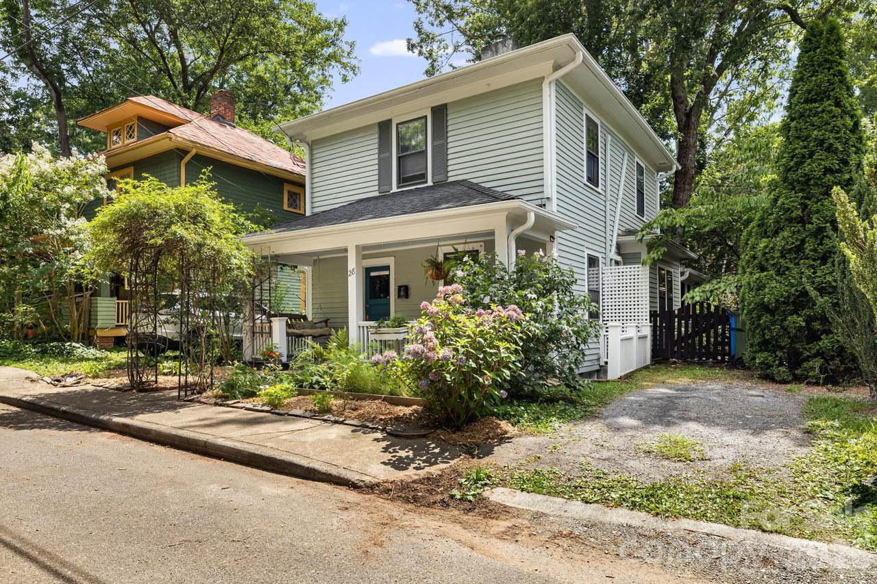 28 Woodlawn Avenue - Photo 1