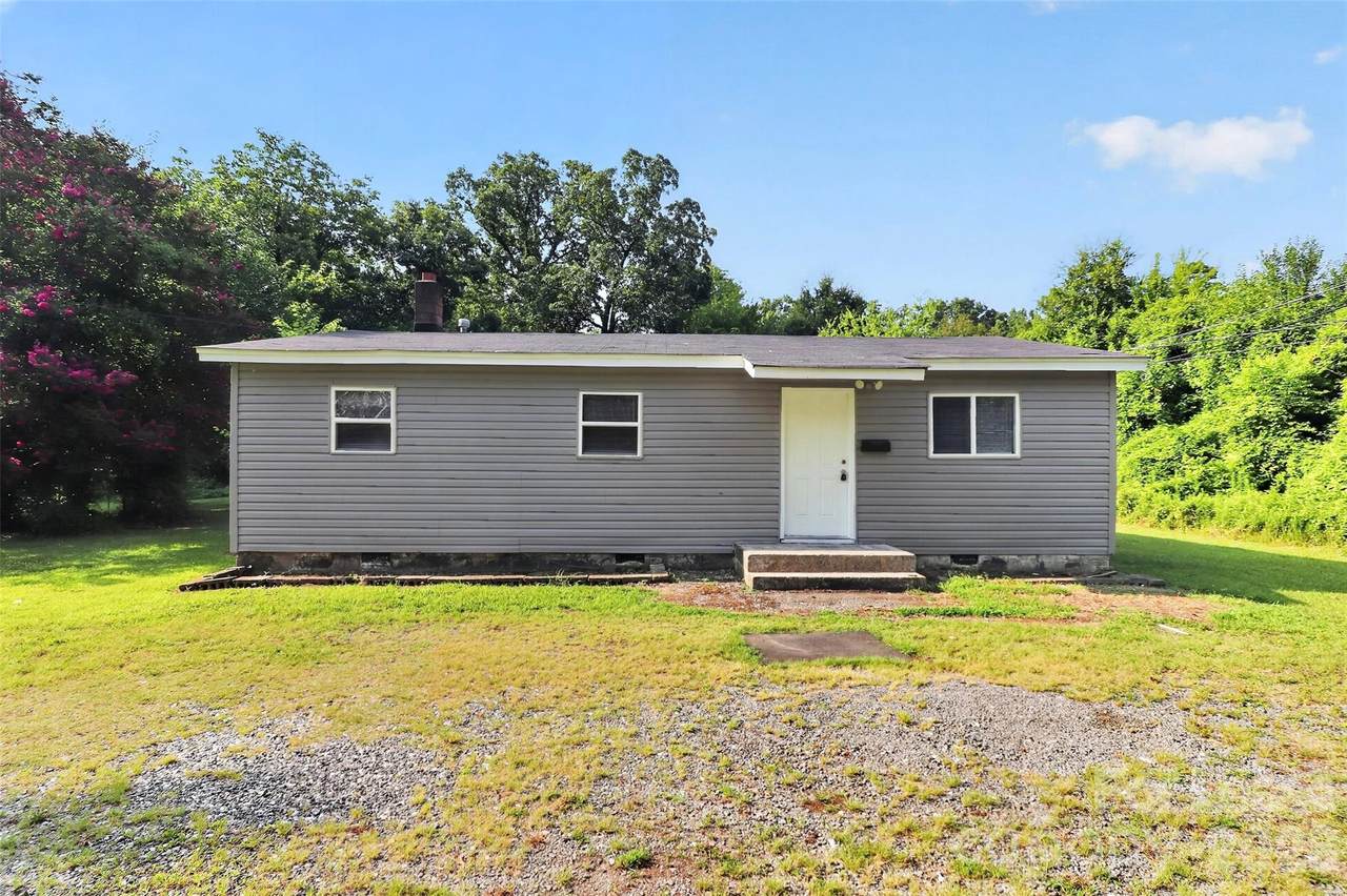 4016 Bearwood Avenue - Photo 1