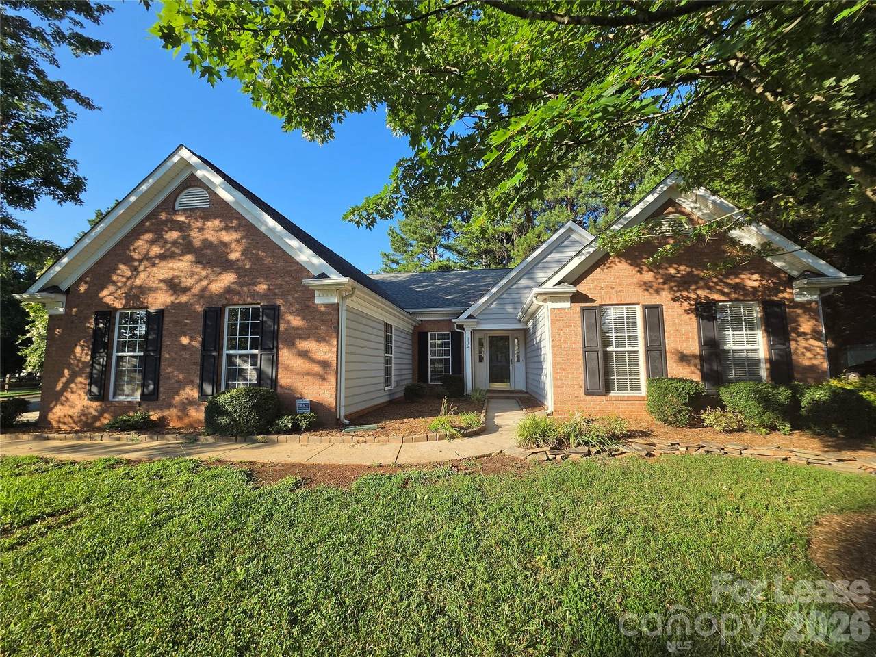 112 Spring Grove Drive - Photo 1