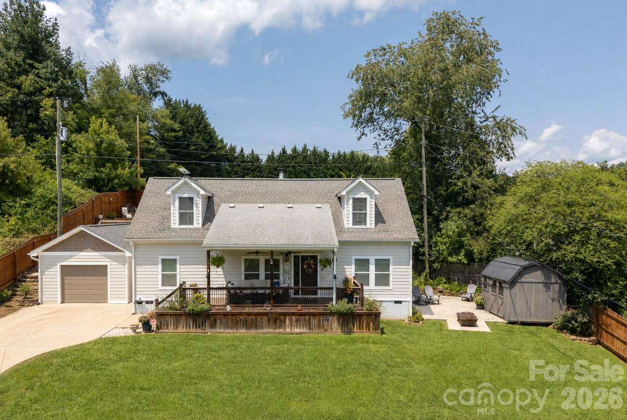 8 Blaines Way - Photo 1