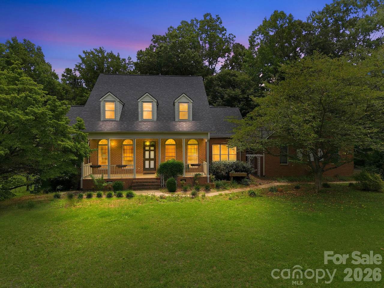 465 Baymount Drive - Photo 1