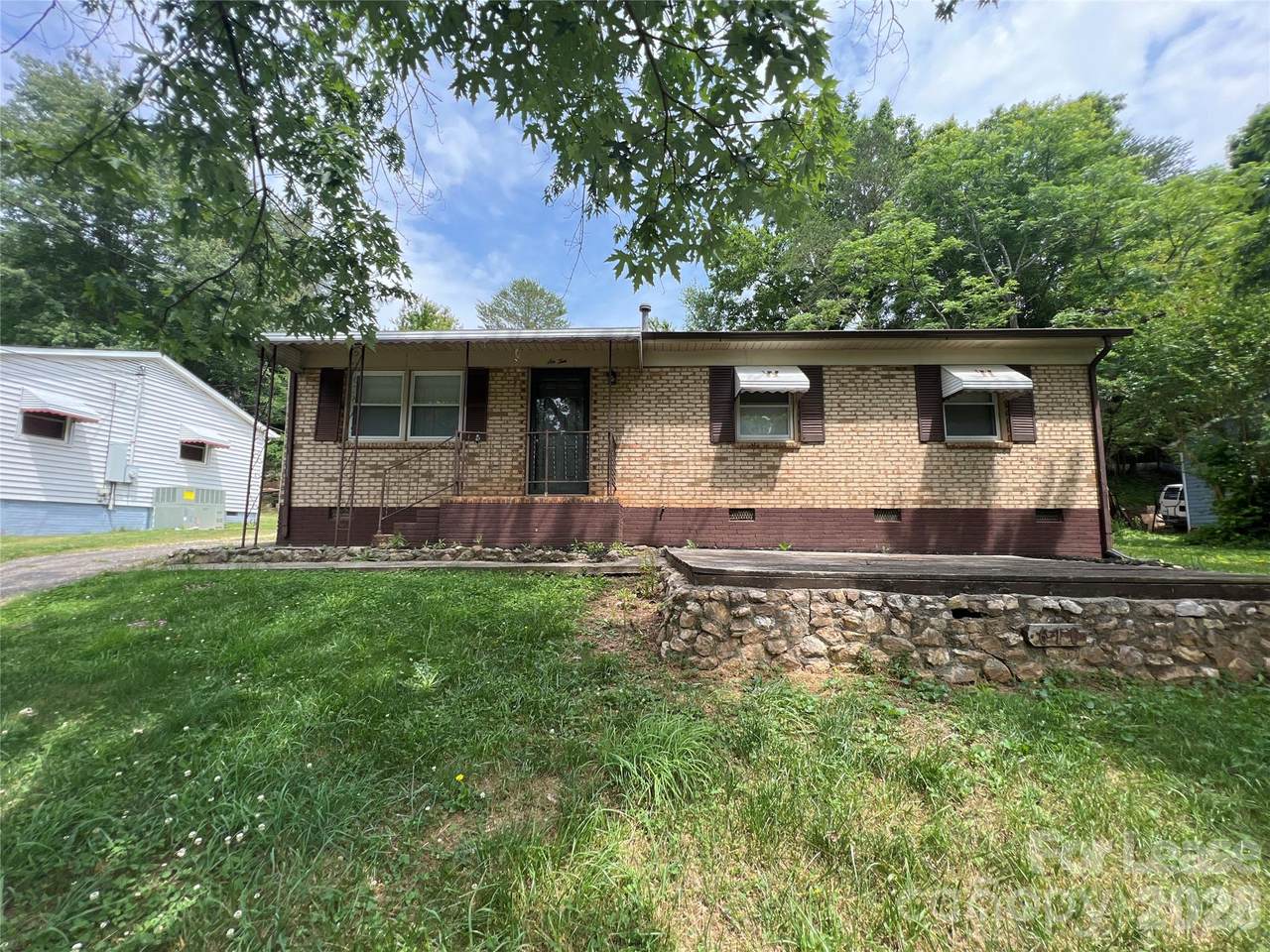 610 Belfast Drive - Photo 1