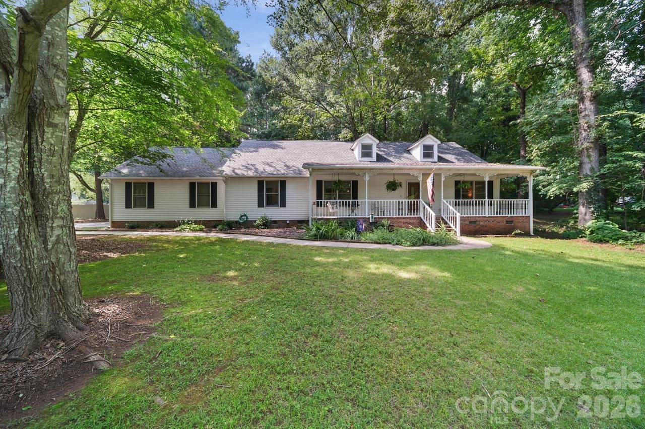 832 Old Cedar Circle - Photo 1