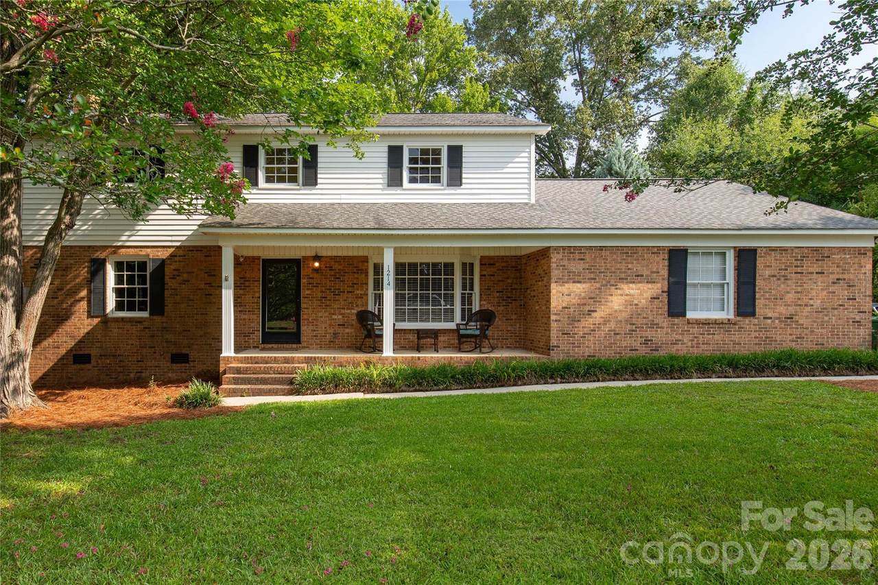 1214 Hawthorne Road - Photo 1