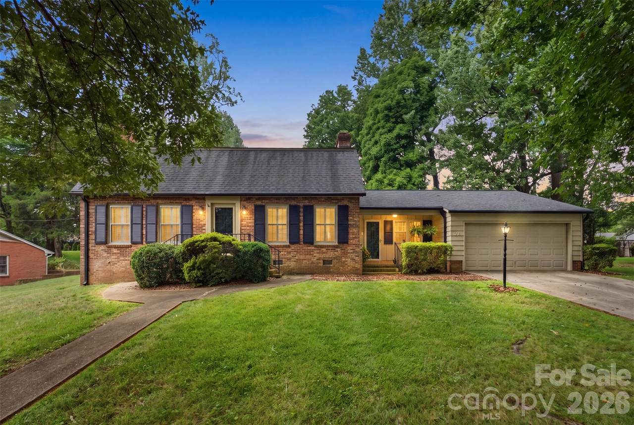 317 Rosemary Lane - Photo 1