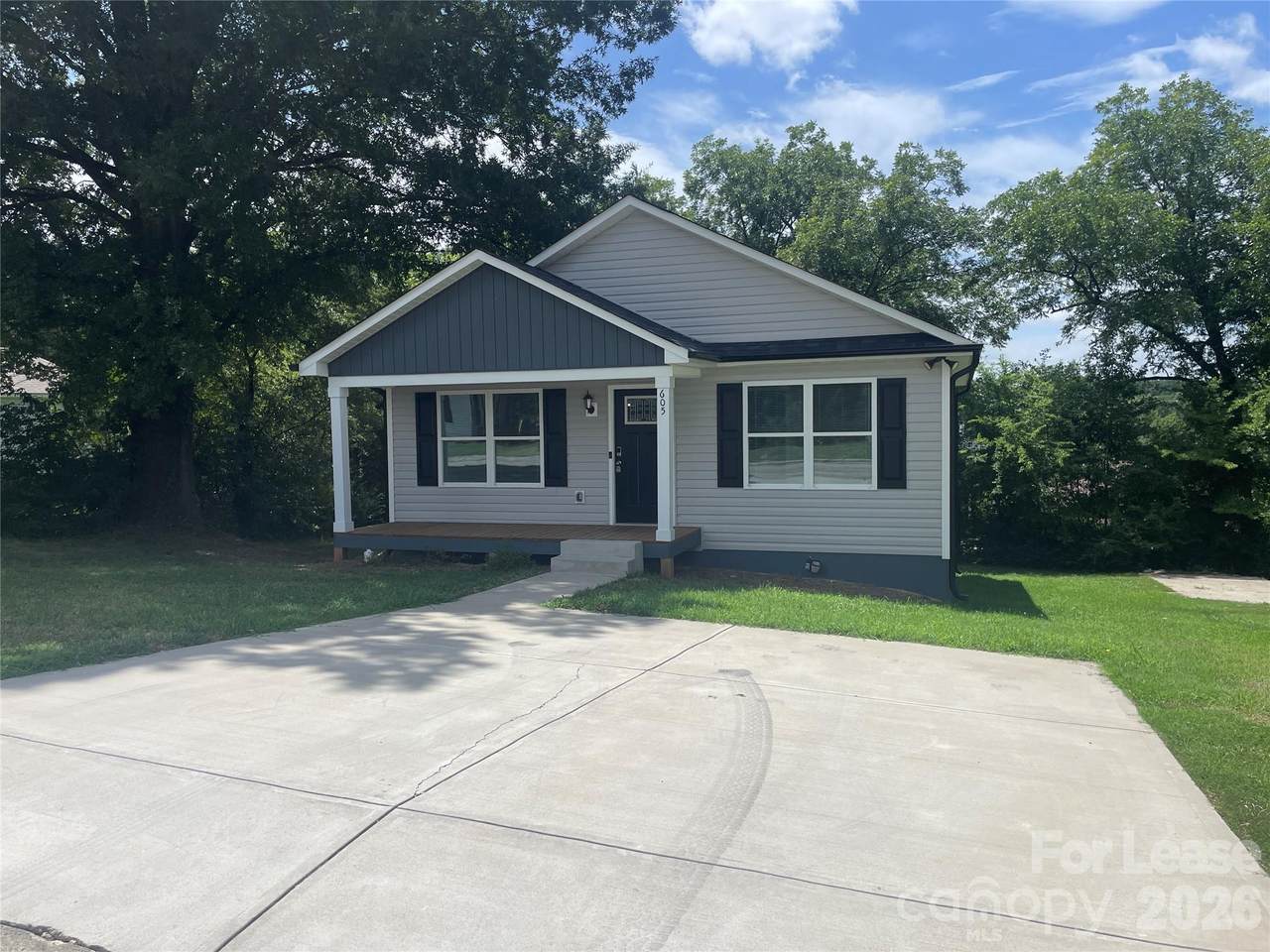 605 Frank Street - Photo 1