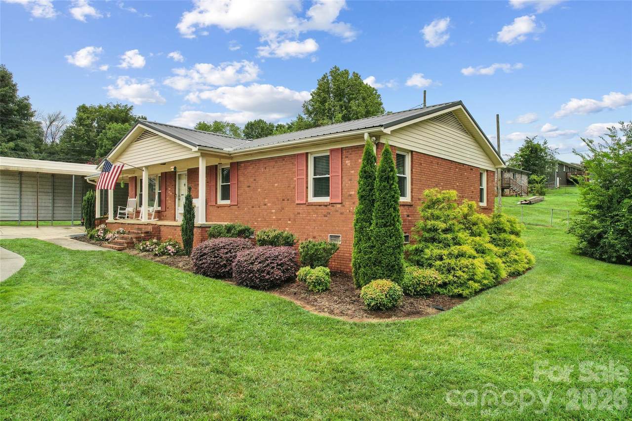 205 Cliffside Drive - Photo 1