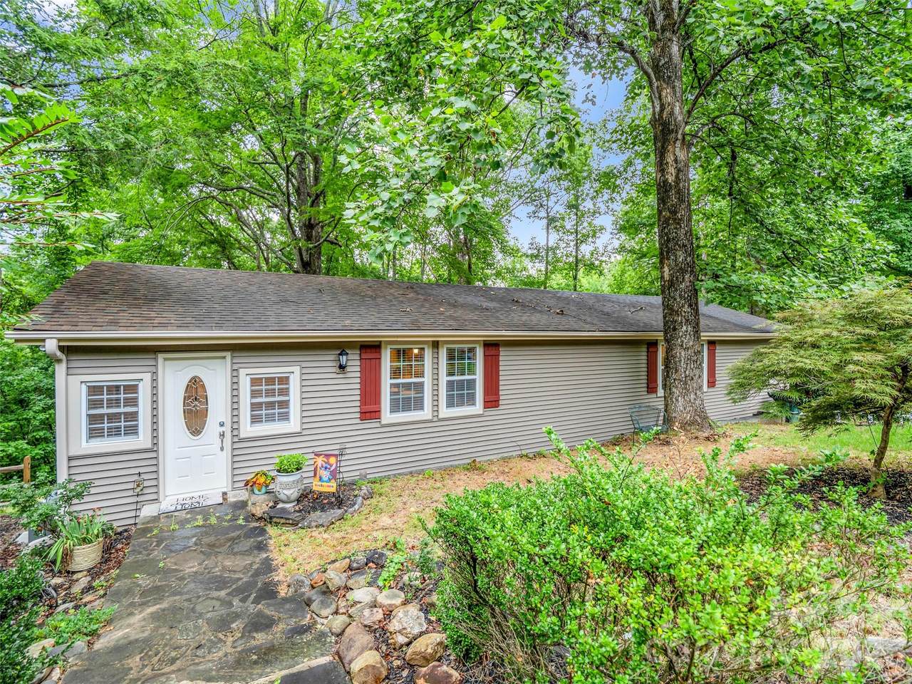 297 Chimney Cliffs Drive - Photo 1