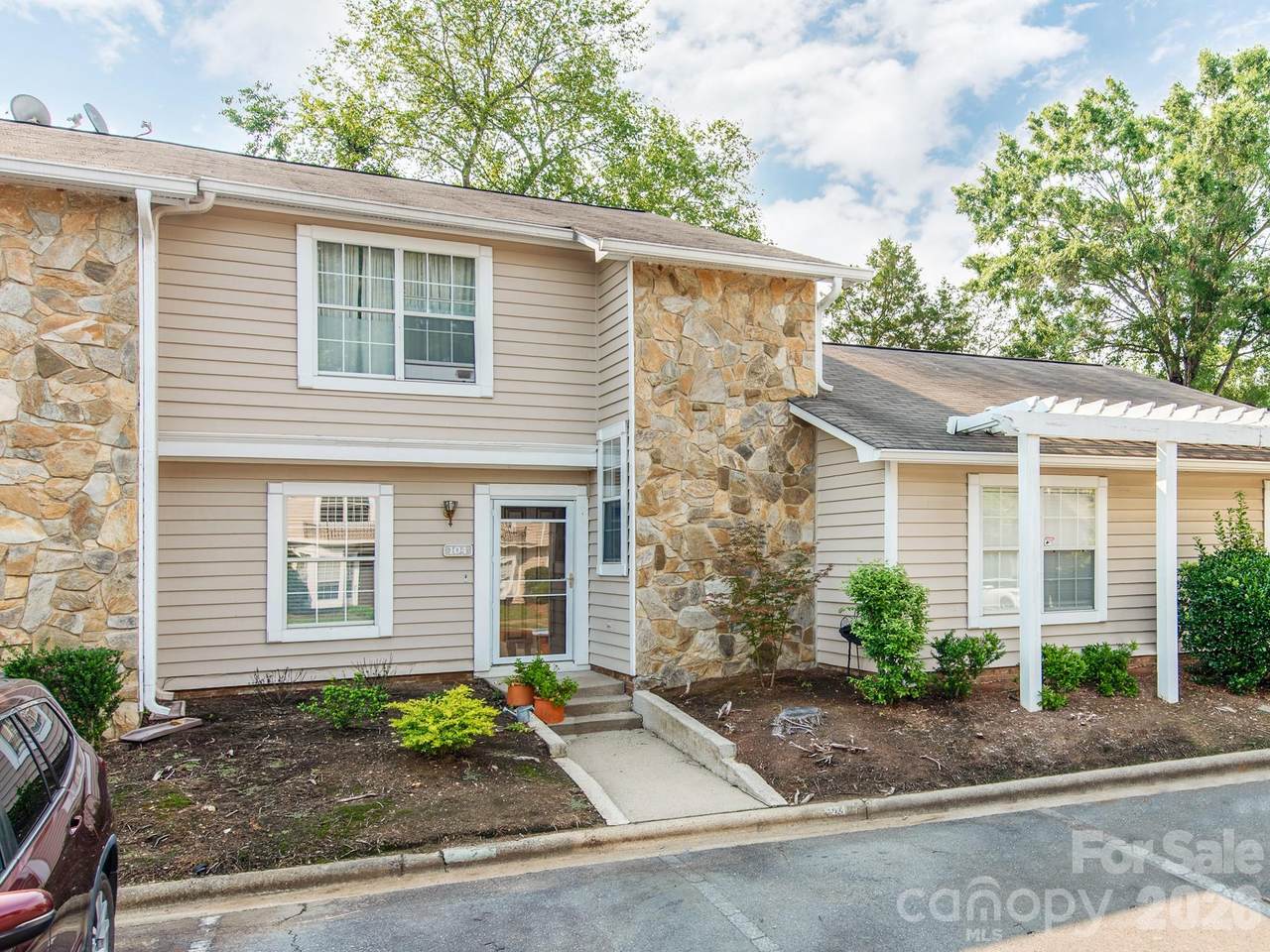 104 Heritage Parkway - Photo 1