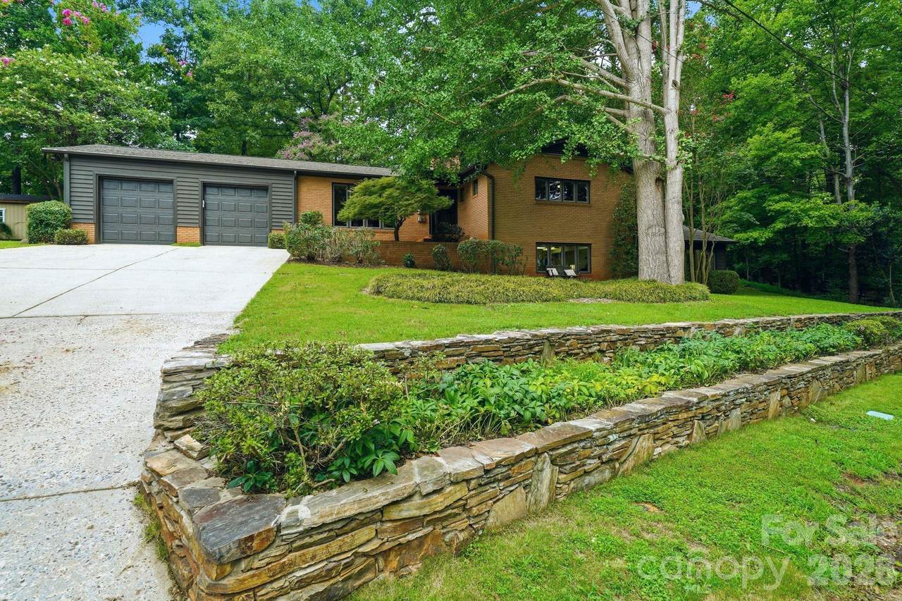 515 Dogwood Lane - Photo 1