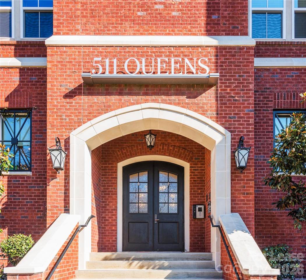 511 Queens Road - Photo 1